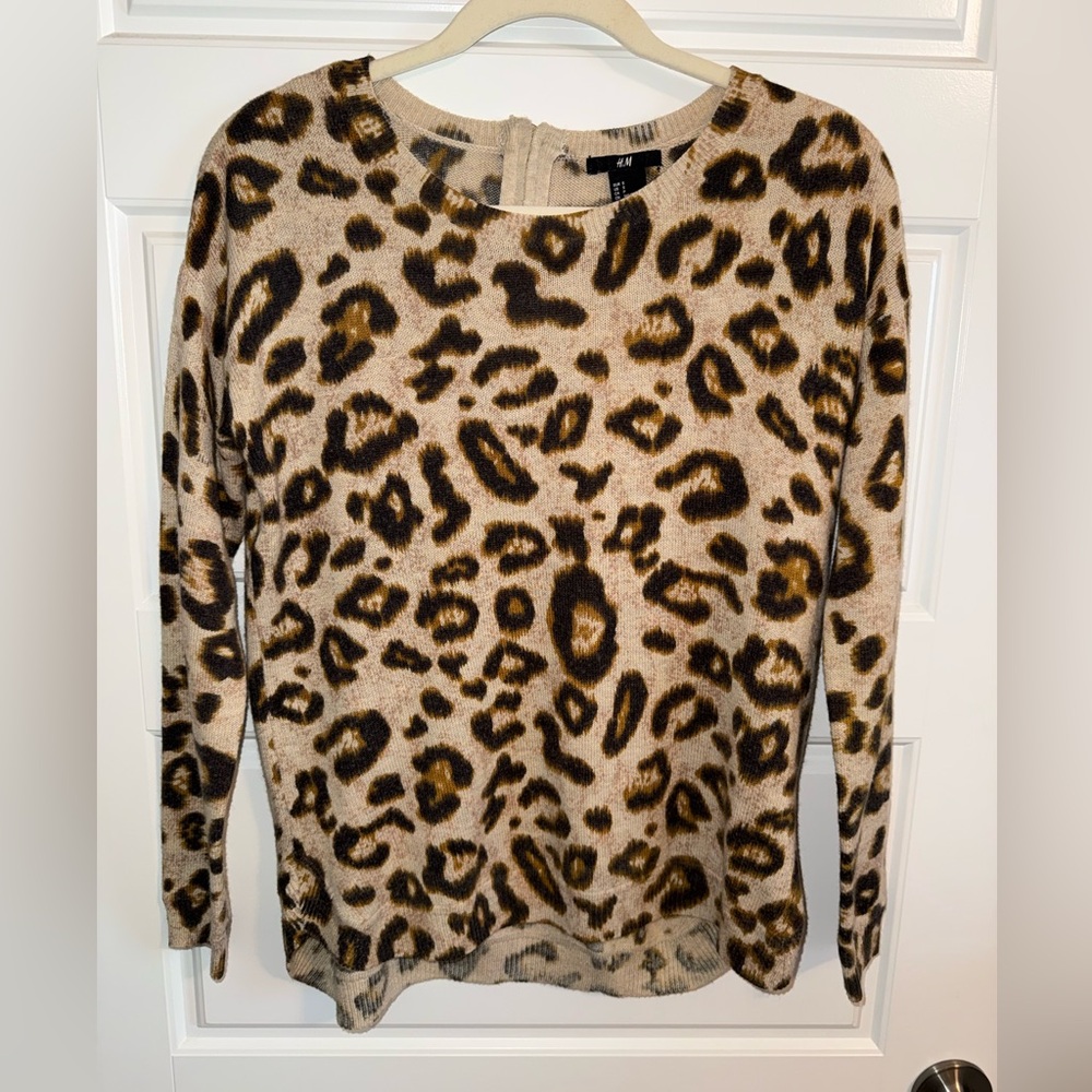 H&M‎ Leopard Print Knit Top